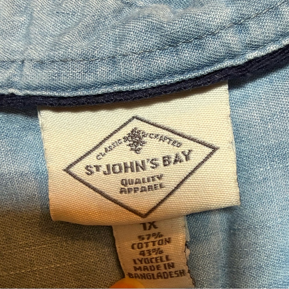 St. John's Bay Light Blue Chambray Button-Up Shirt with Navy Trim - Picture 4 of 4